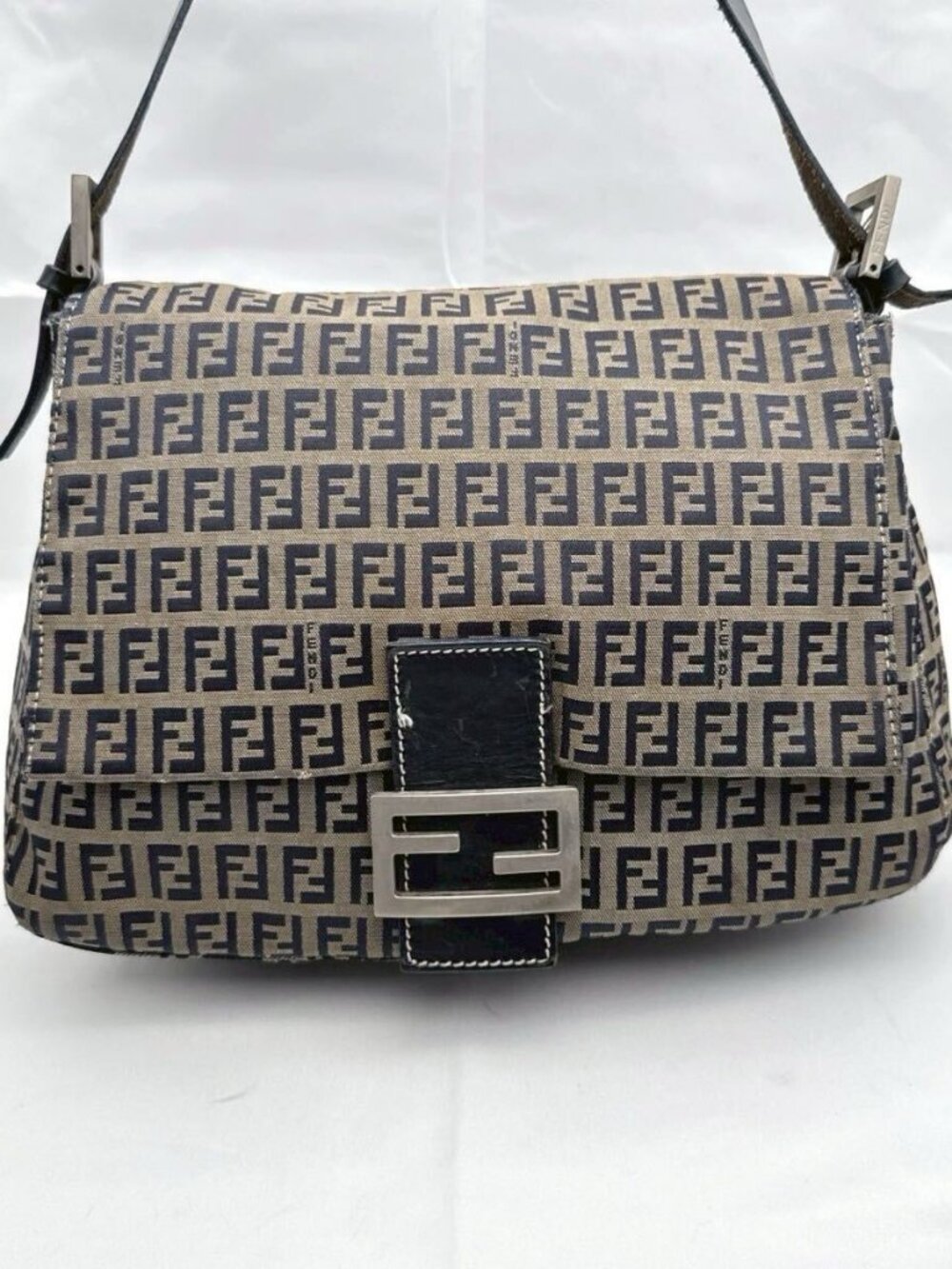 Fendi Mamma Zucca Bucket Baguette Navy Tan Flap Bag Purse Tote FF - Picture 5 of 16